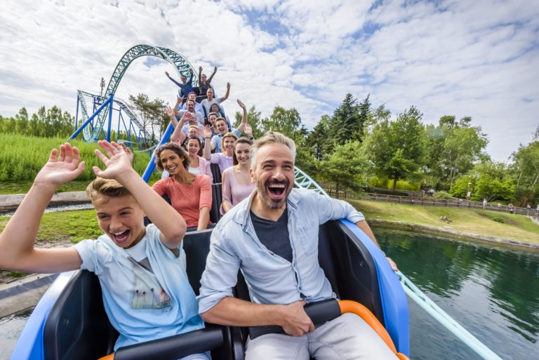 2- Rires et aventures garantis avec les attractions familiales du Parc Astérix, conçues pour tous les âges. Pégase Cambon 2017- 2020