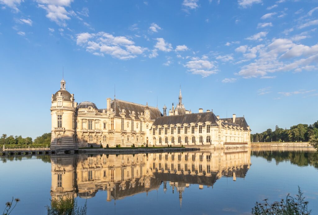 chateau de chantilly vu de l'extérieur