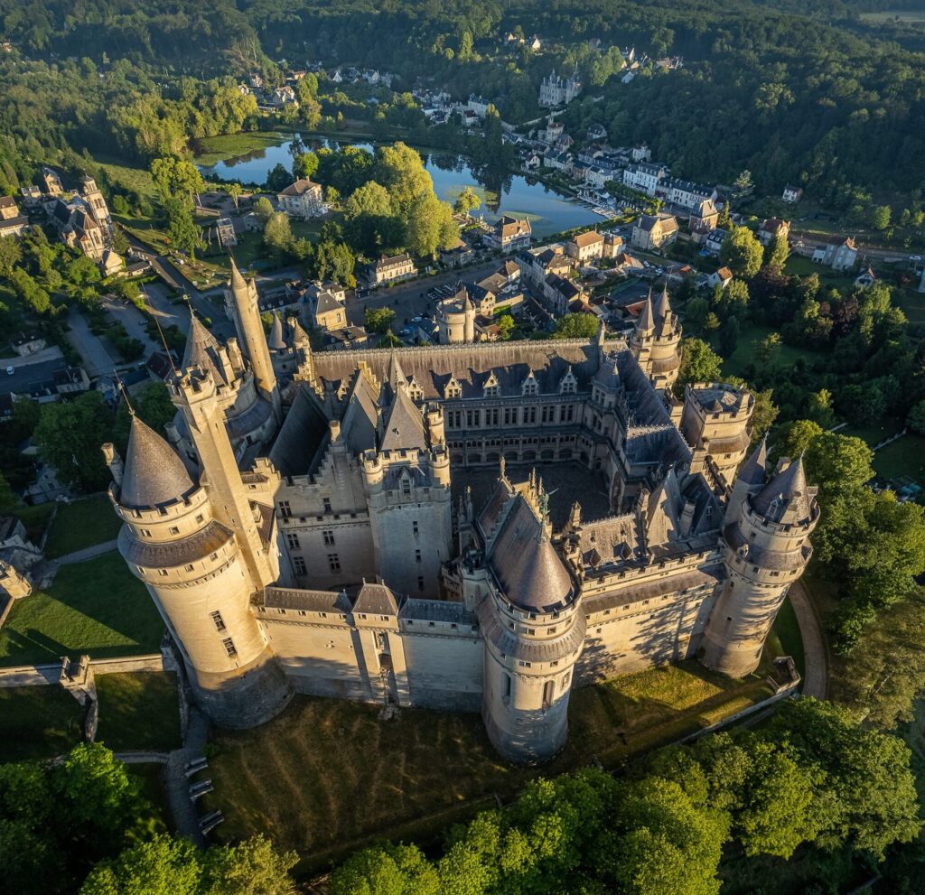 Château de Pierrefonds vu du ciel