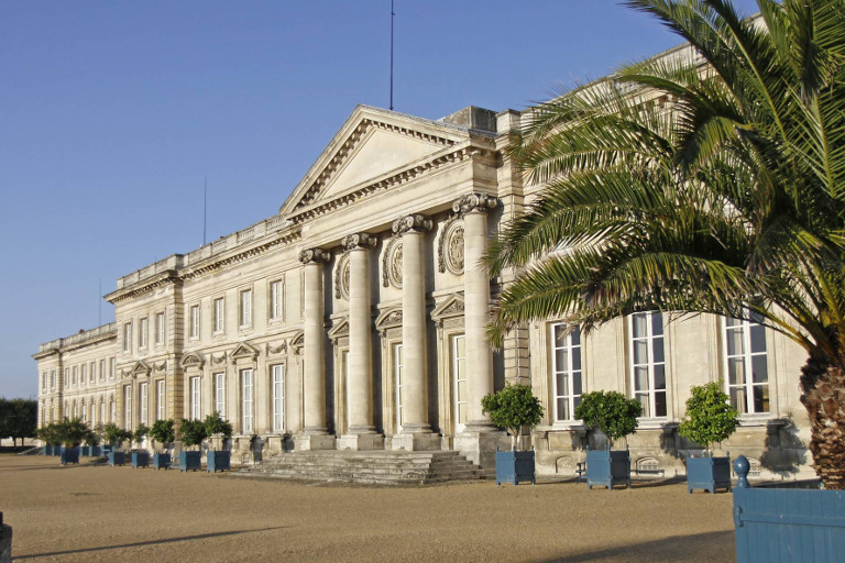 Vue de la façade du château de Compiègne