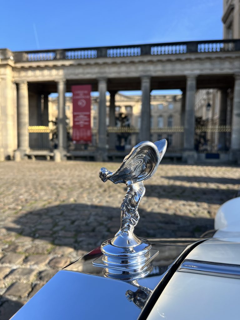 château de compiègne cour d'honneur exposition Rolls royce septembre 2025
